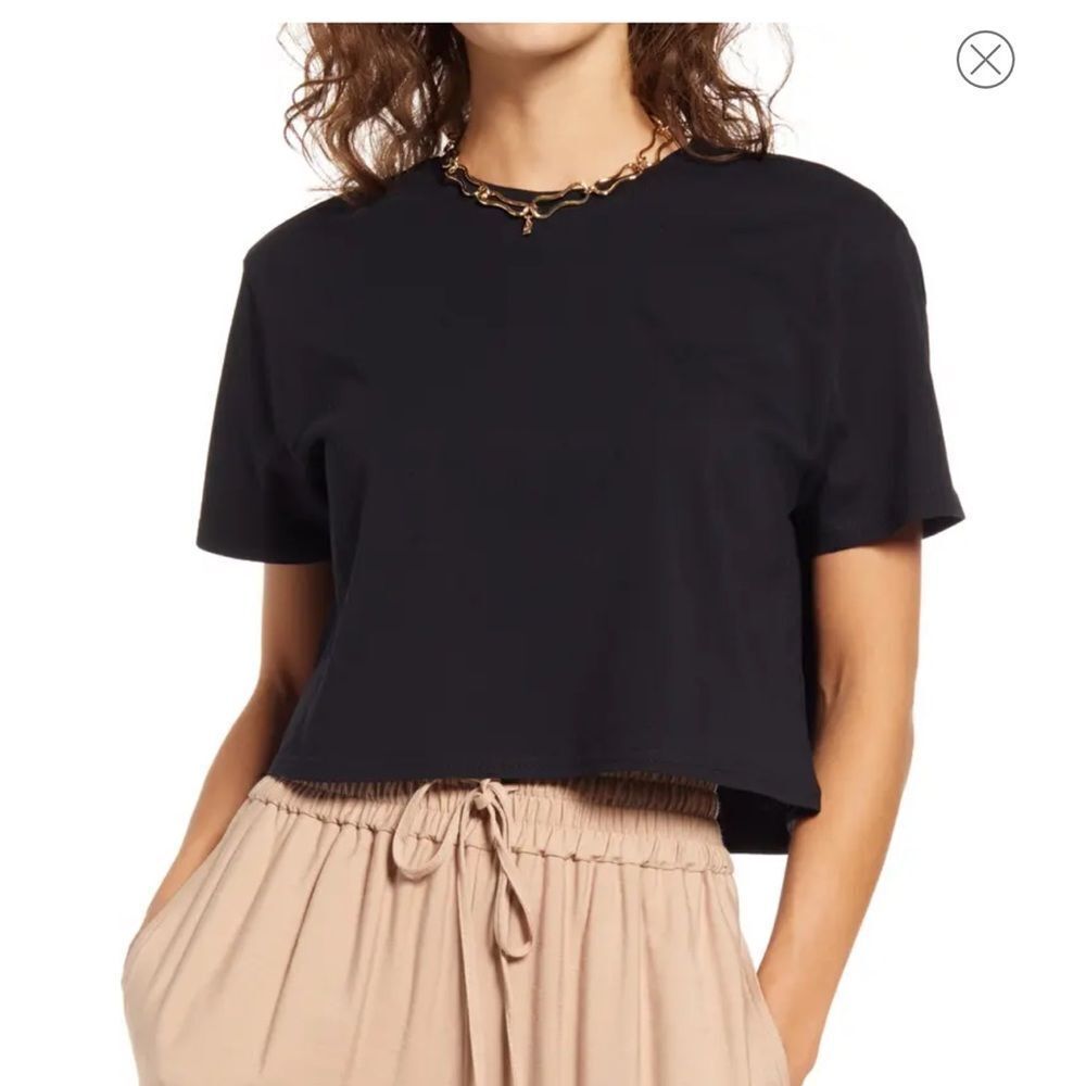 Boxy Crop T-Shirt
OPEN EDIT XL